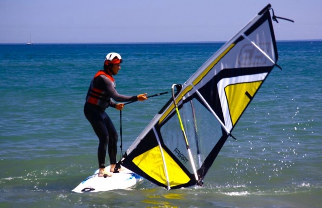  Inizia a fare windsurf. 